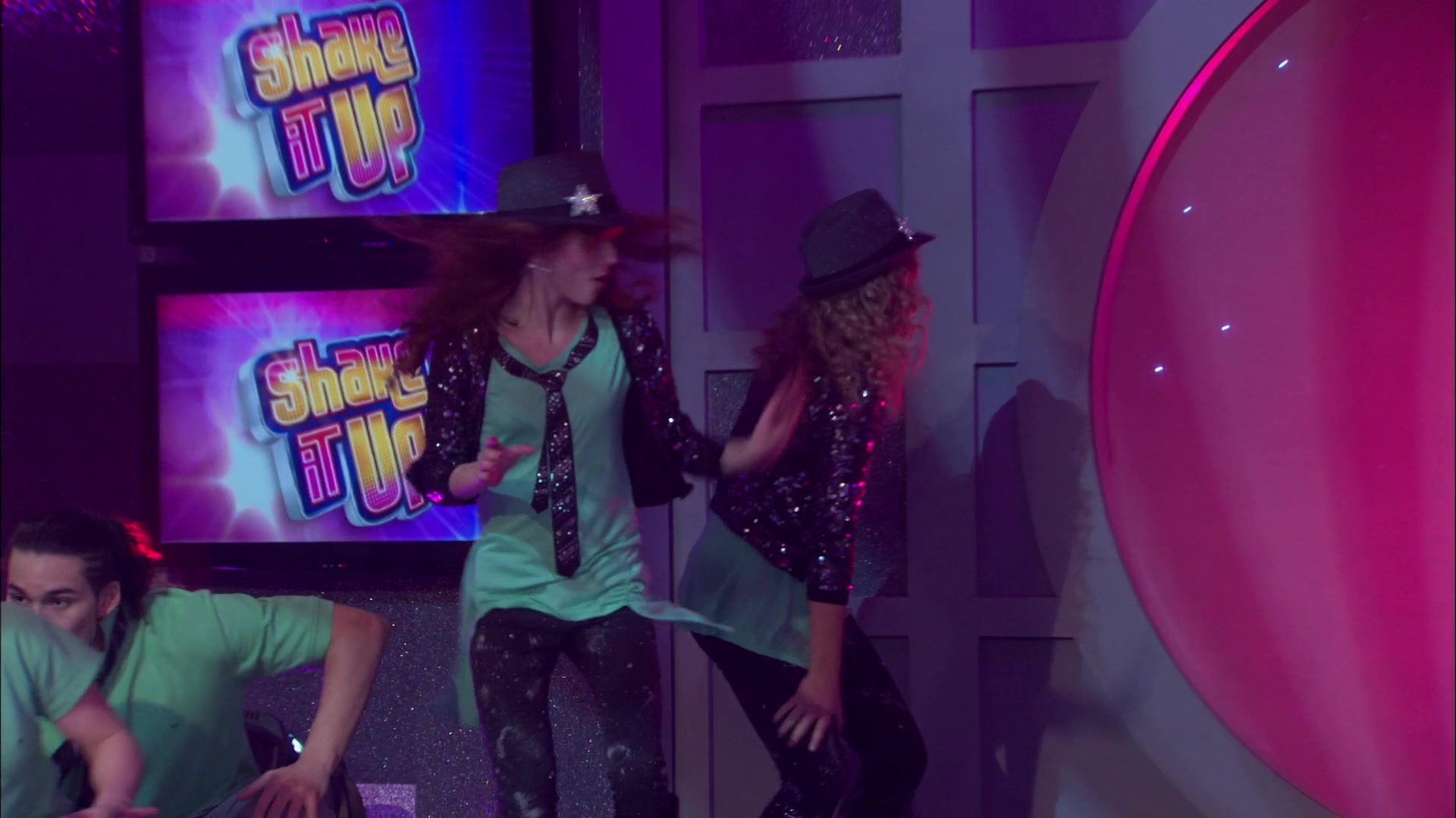 Good_Luck_Charlie_S02E13_1080p_BTD_002985.jpg