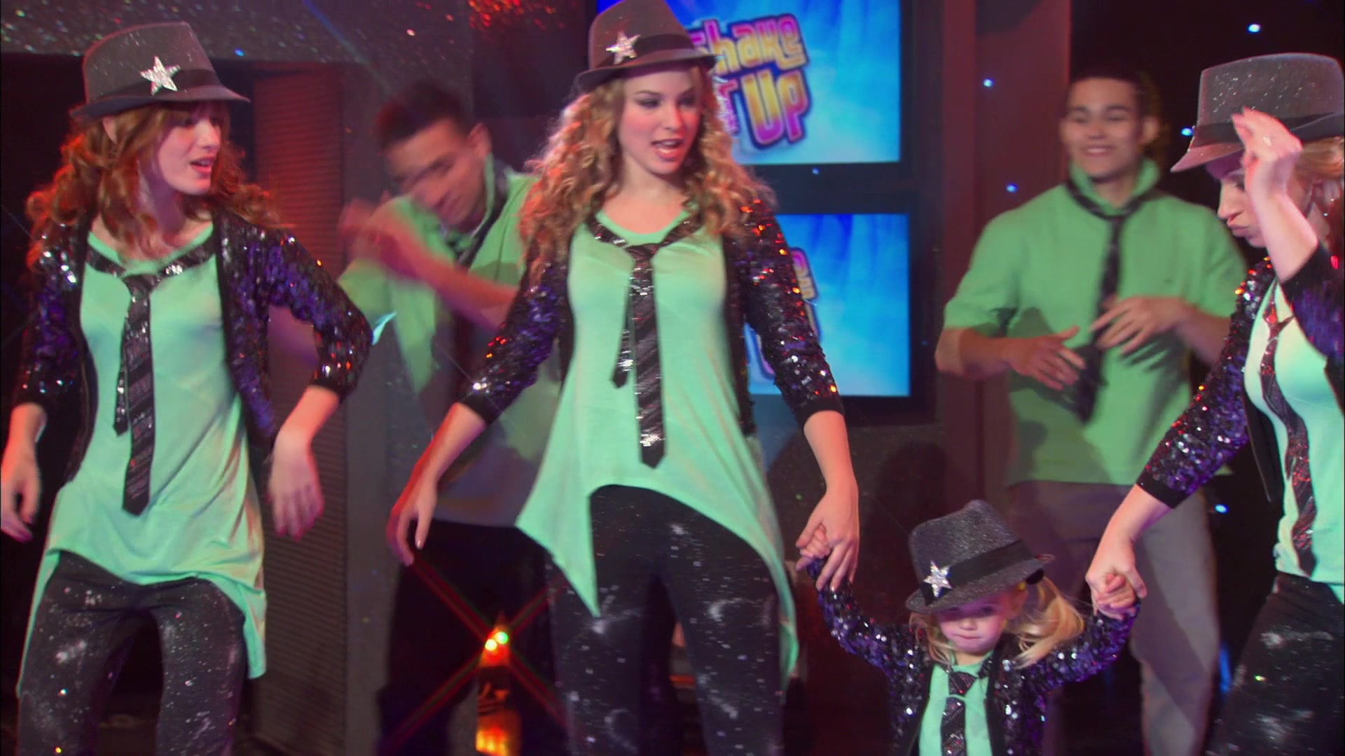 Good_Luck_Charlie_S02E13_1080p_BTD_003000.jpg