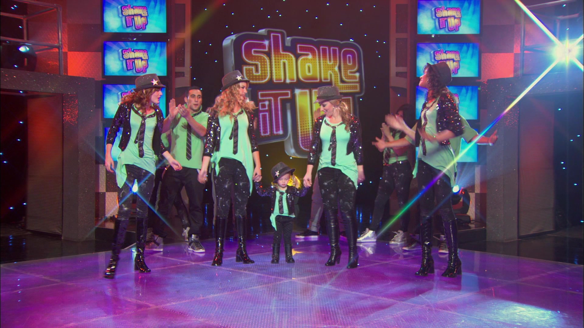 Good_Luck_Charlie_S02E13_1080p_BTD_003012.jpg