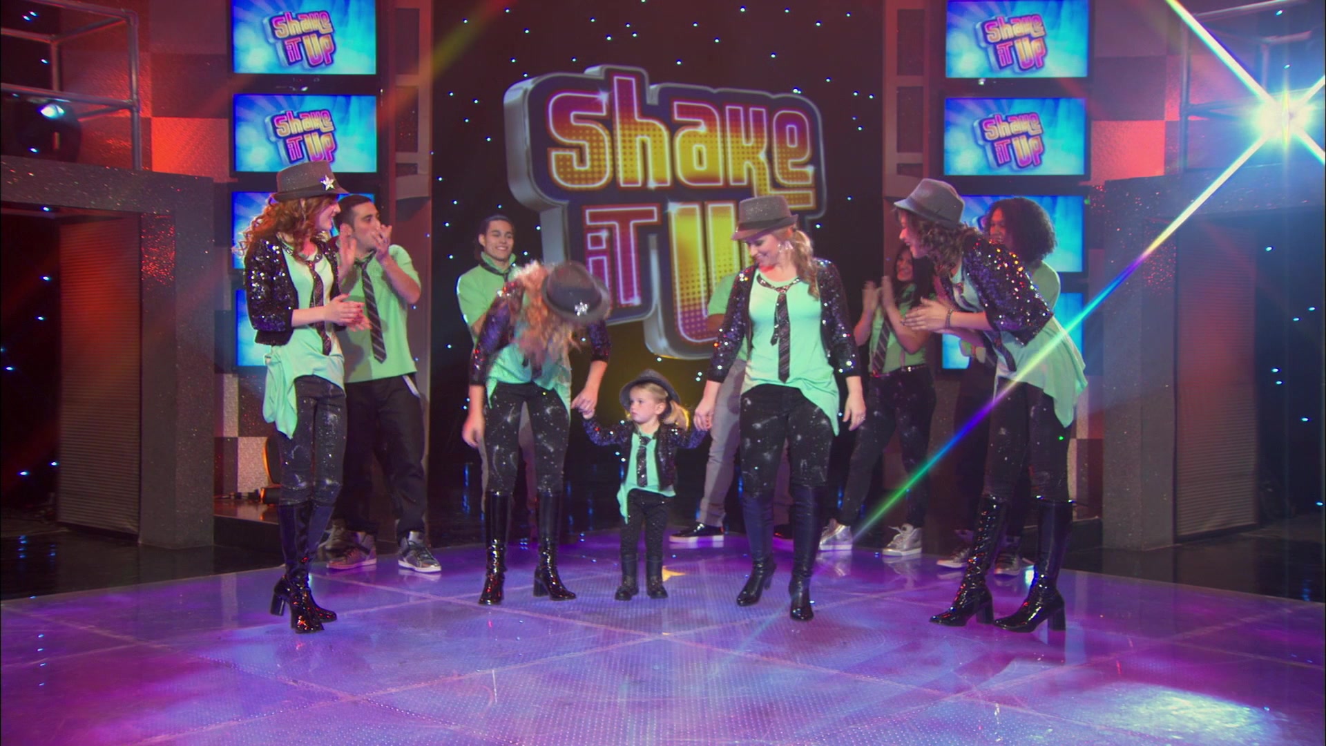 Good_Luck_Charlie_S02E13_1080p_BTD_003014.jpg