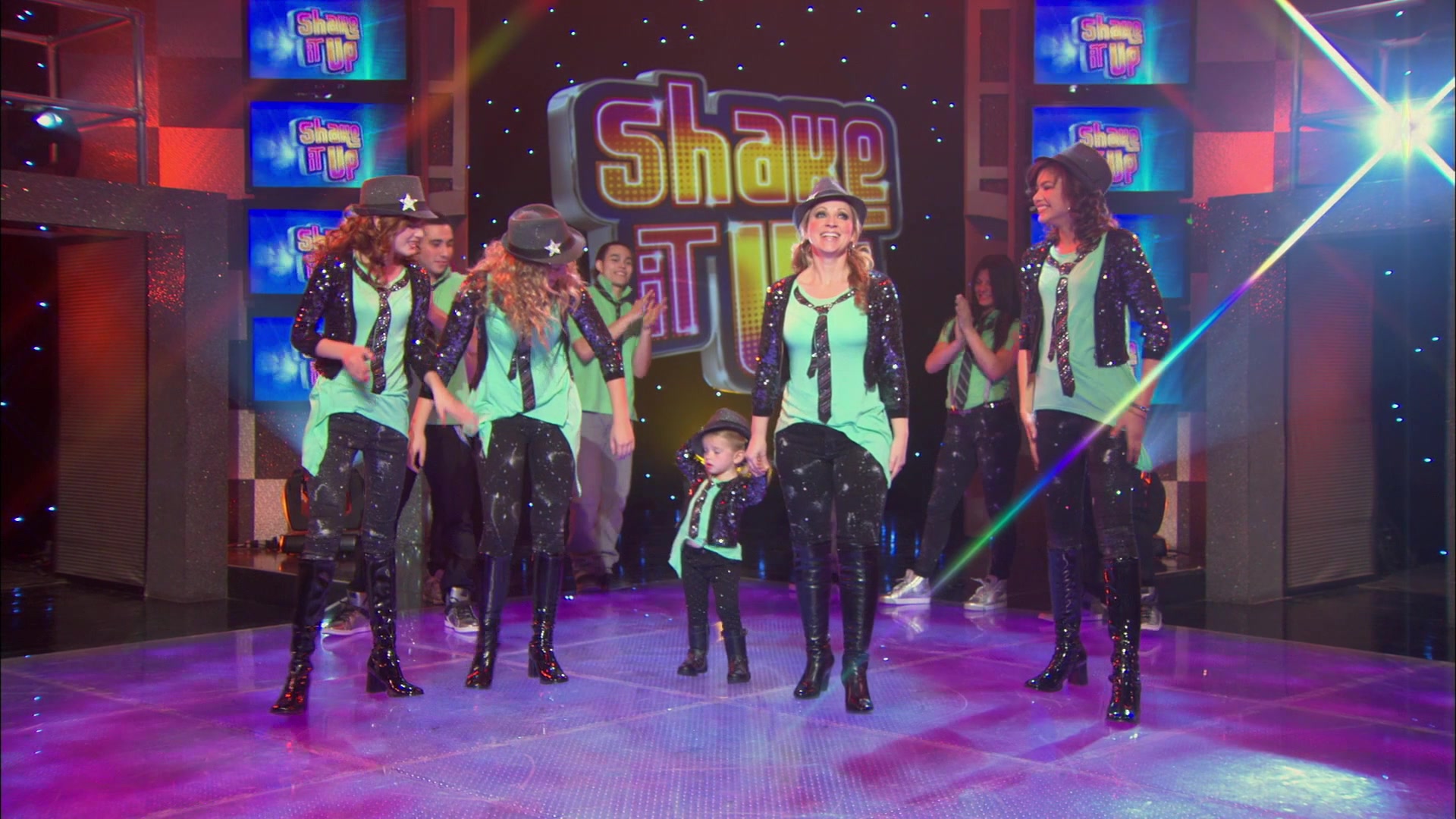 Good_Luck_Charlie_S02E13_1080p_BTD_003017.jpg