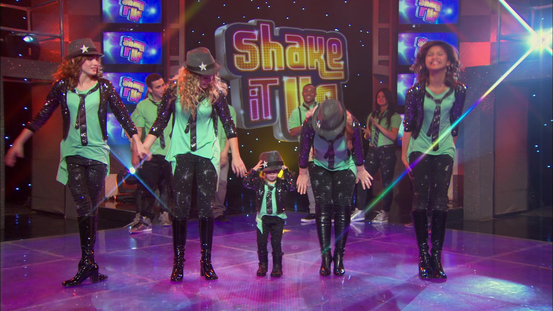 Good_Luck_Charlie_S02E13_1080p_BTD_003023.jpg Good_Luck_Charlie_S02E13_1080p_BTD_003023.jpg