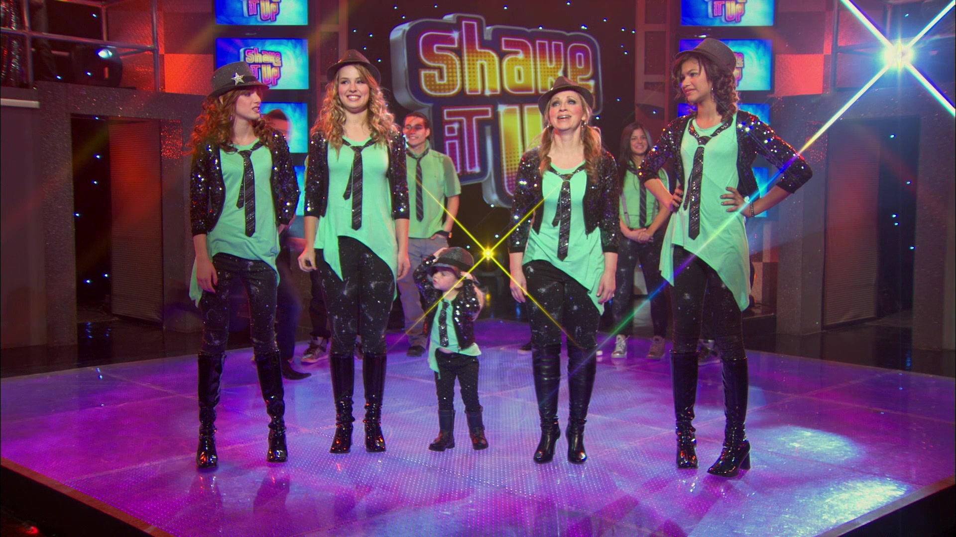 Good_Luck_Charlie_S02E13_1080p_BTD_003046.jpg