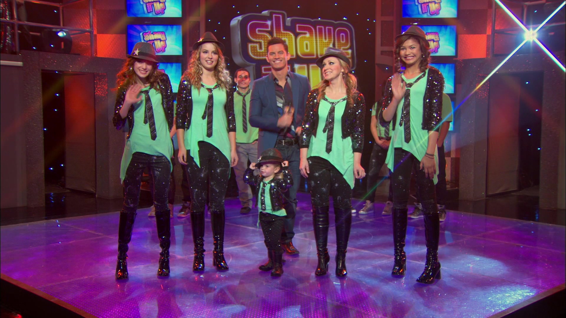 Good_Luck_Charlie_S02E13_1080p_BTD_003055.jpg Good_Luck_Charlie_S02E13_1080p_BTD_003055.jpg