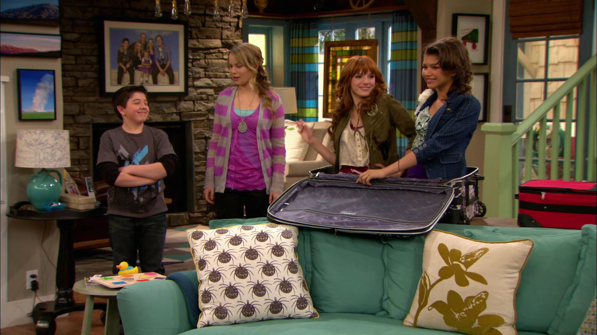 Good_Luck_Charlie_S02E13_1080p_BTD_003265.jpg
