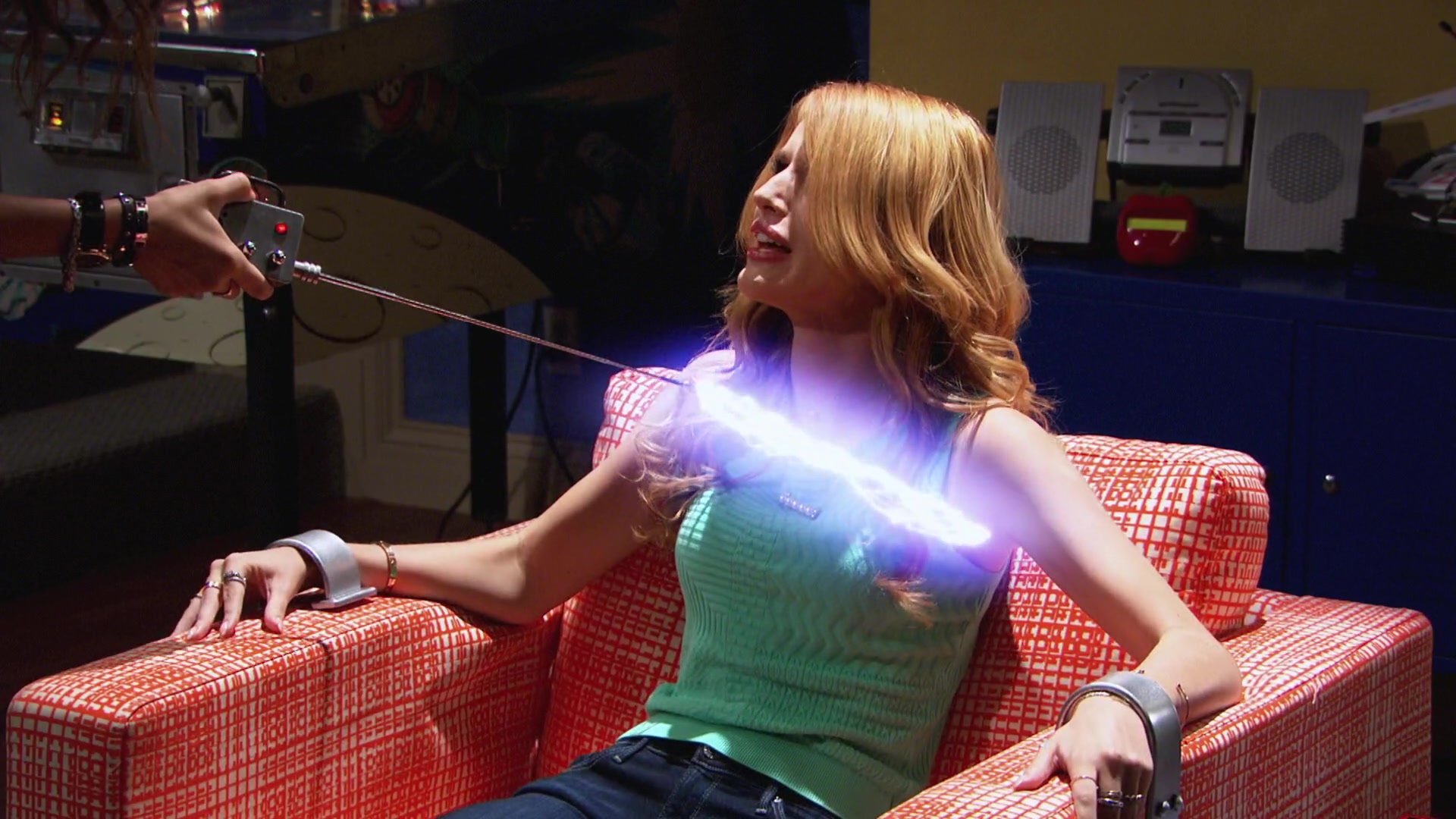 K_C_Undercover_S01E09_Spy_anoia_Will_Destroy_1080p_BTD_001758.jpg
