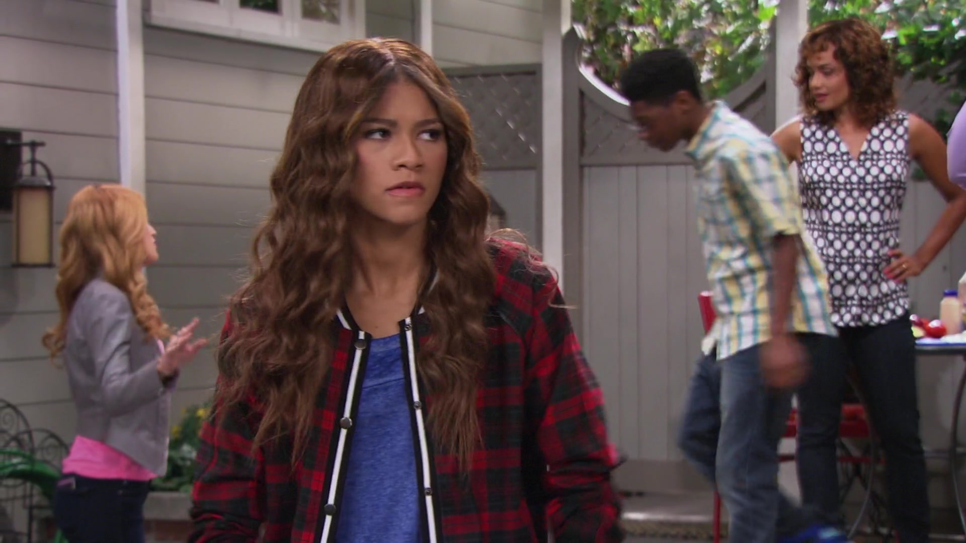 K_C_Undercover_S01E09_Spy_anoia_Will_Destroy_1080p_BTD_002290.jpg
