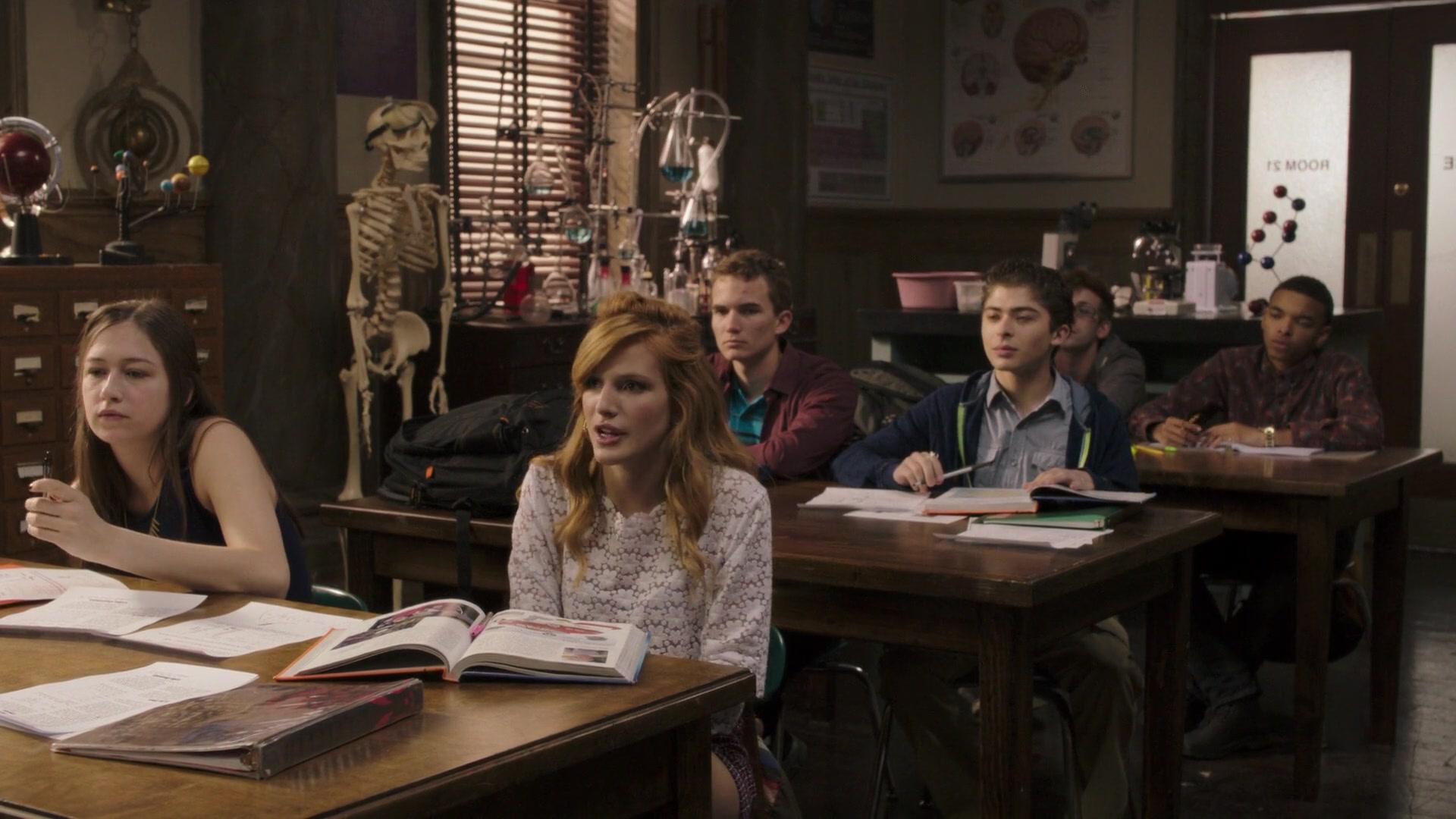 Mostly_Ghostly_Have_You_Met_My_Ghoulfriend_1080p_BluRay_BTD_005586.jpg