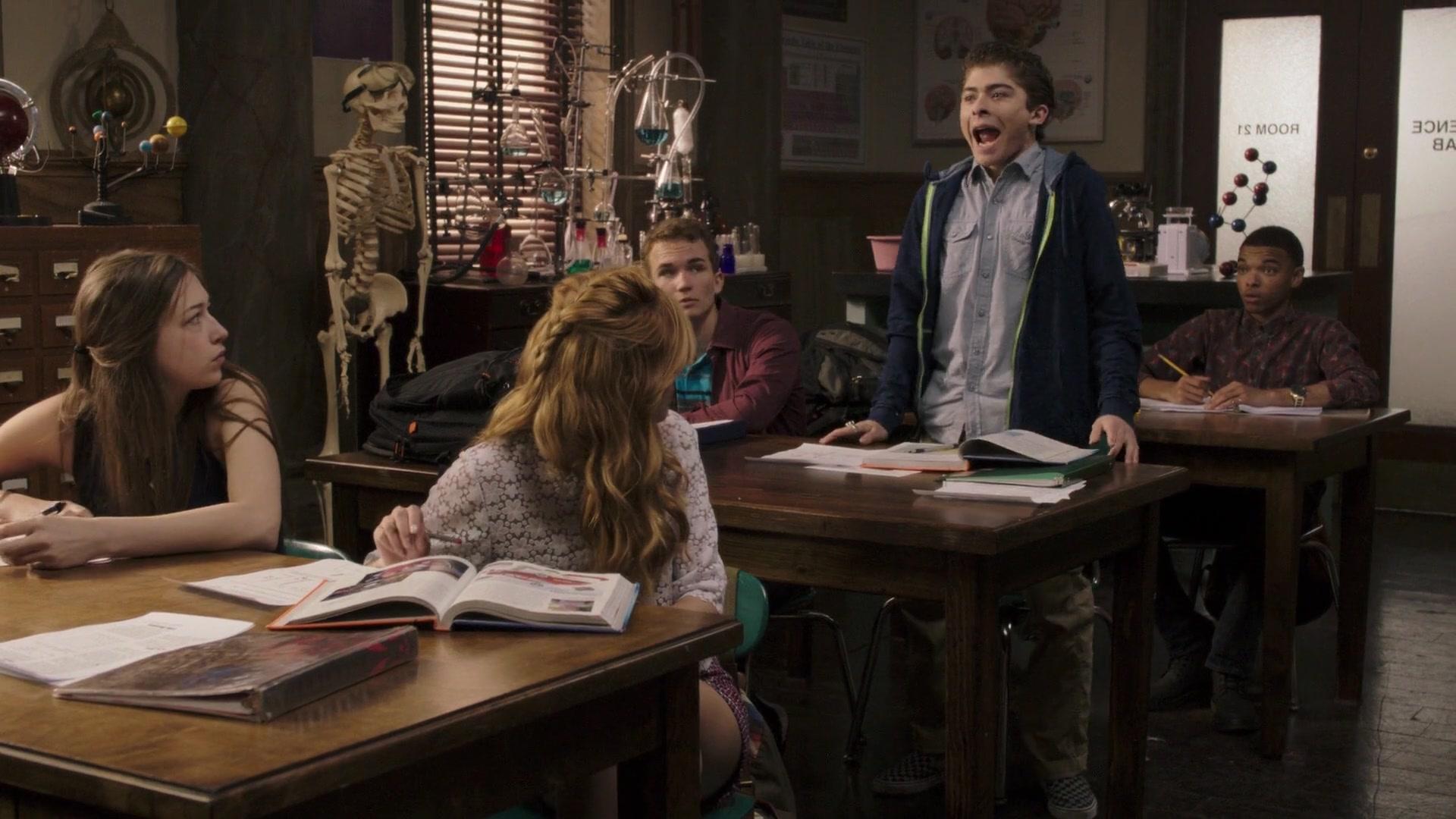 Mostly_Ghostly_Have_You_Met_My_Ghoulfriend_1080p_BluRay_BTD_005767.jpg