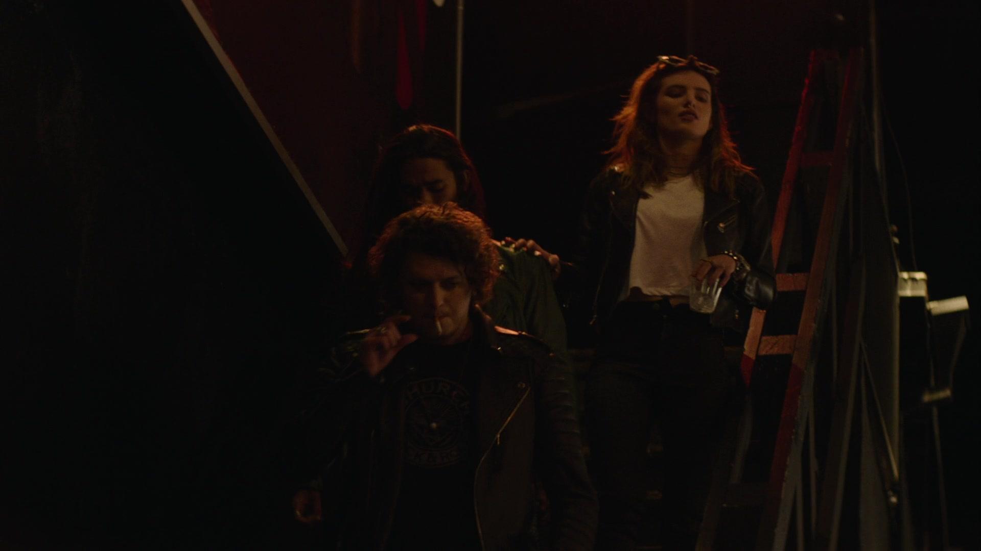 Paradise_City_2021_S01E01_1080p_BTD_000020.jpg