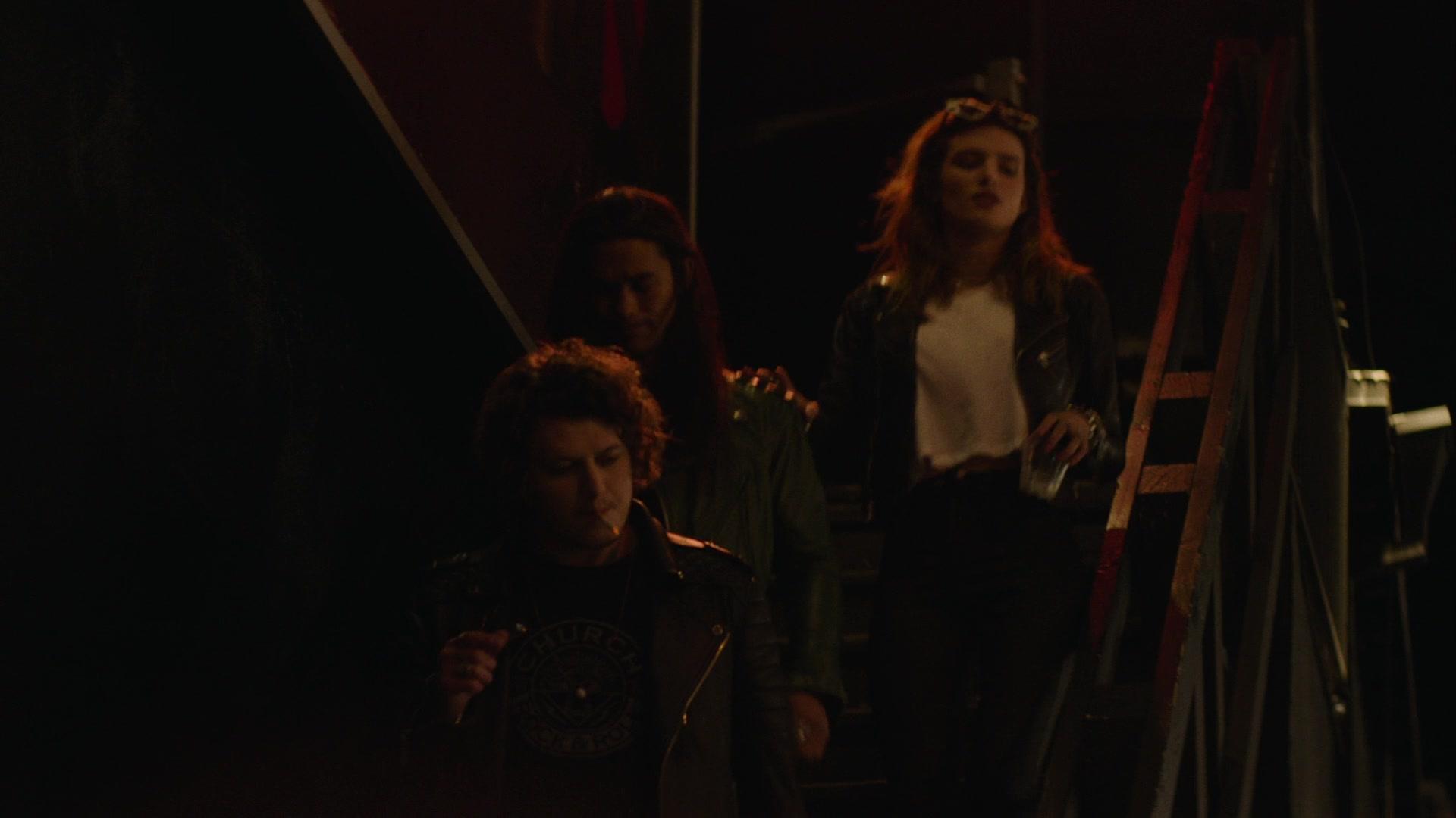 Paradise_City_2021_S01E01_1080p_BTD_000021.jpg