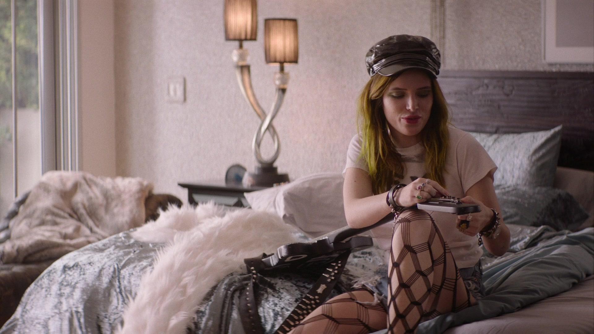Paradise_City_2021_S01E01_1080p_BTD_001616.jpg