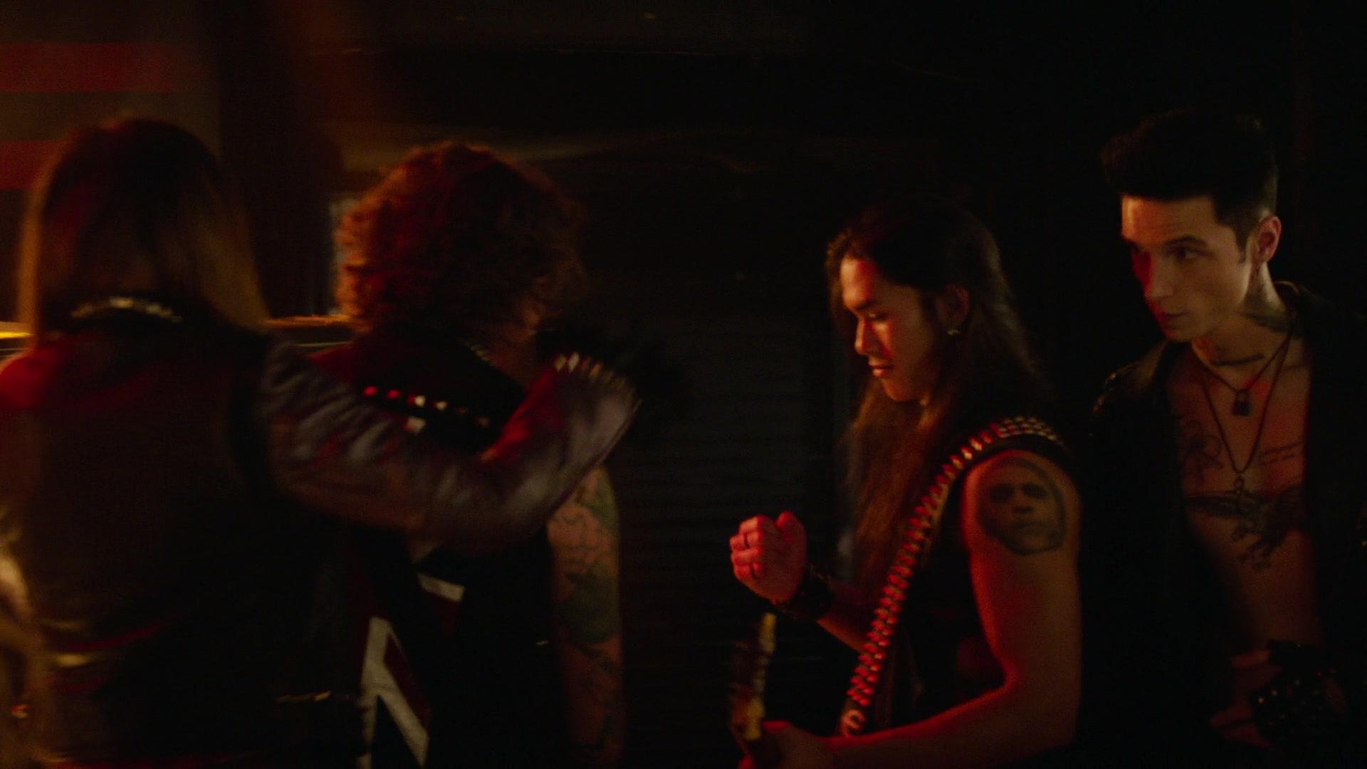Paradise_City_2021_S01E01_1080p_BTD_003899.jpg
