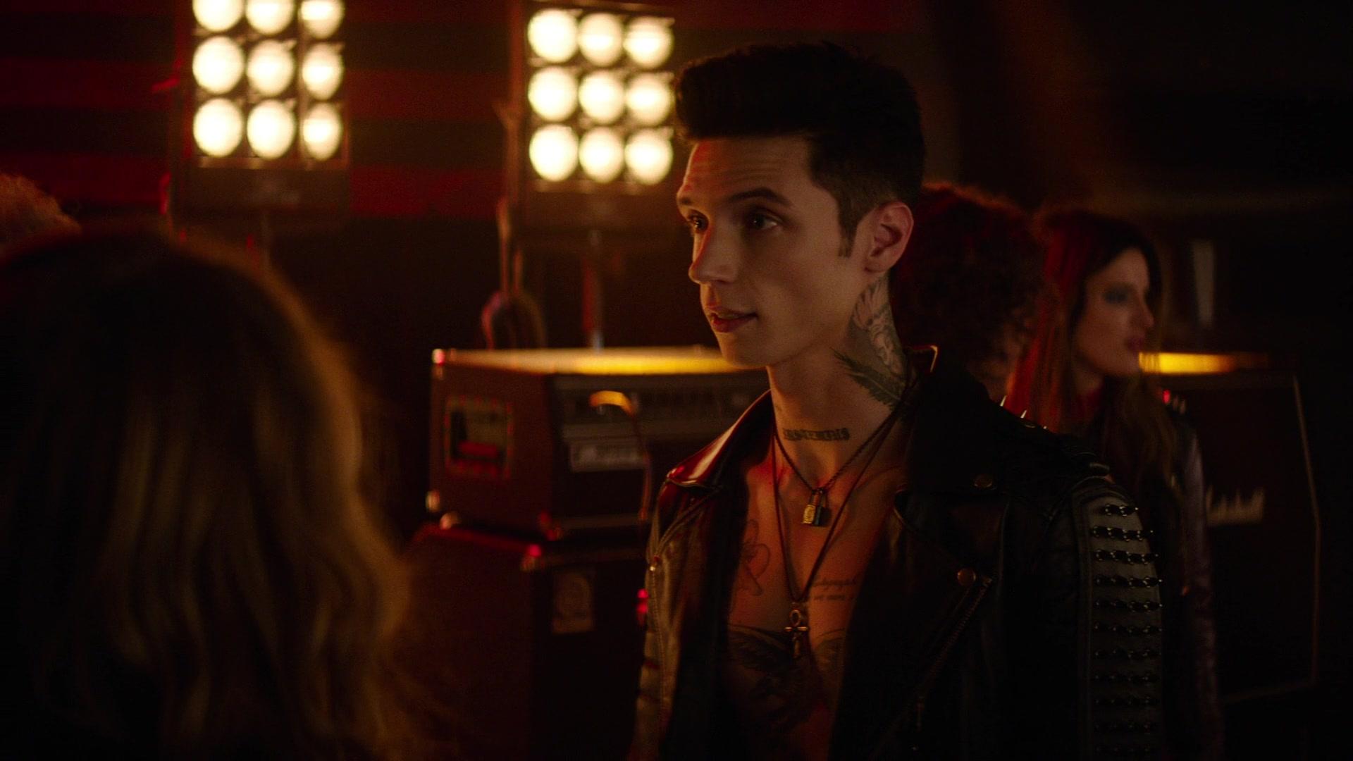 Paradise_City_2021_S01E01_1080p_BTD_003924.jpg