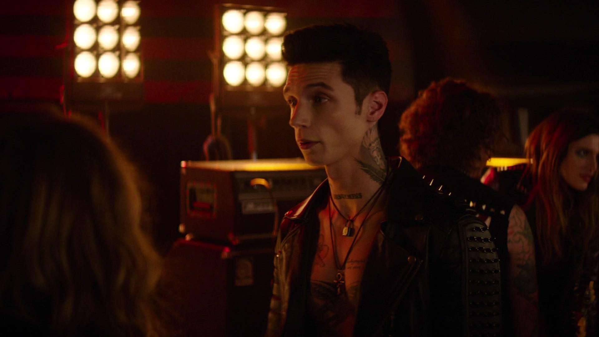 Paradise_City_2021_S01E01_1080p_BTD_003938.jpg