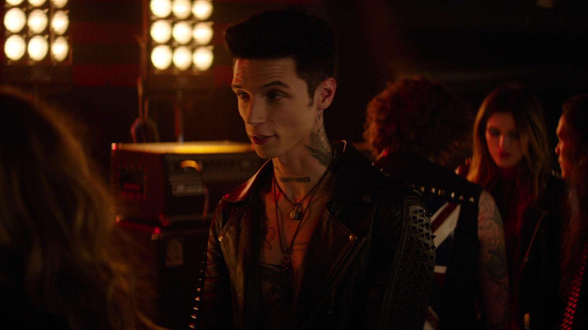 Paradise_City_2021_S01E01_1080p_BTD_003985.jpg