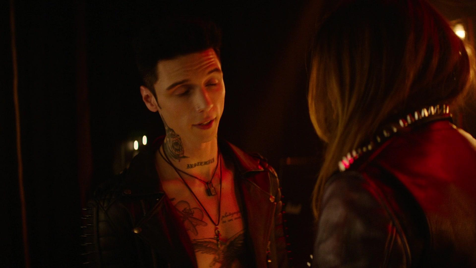 Paradise_City_2021_S01E01_1080p_BTD_004176.jpg