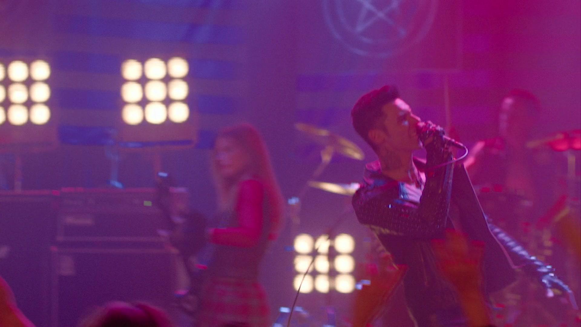 Paradise_City_2021_S01E01_1080p_BTD_004288.jpg