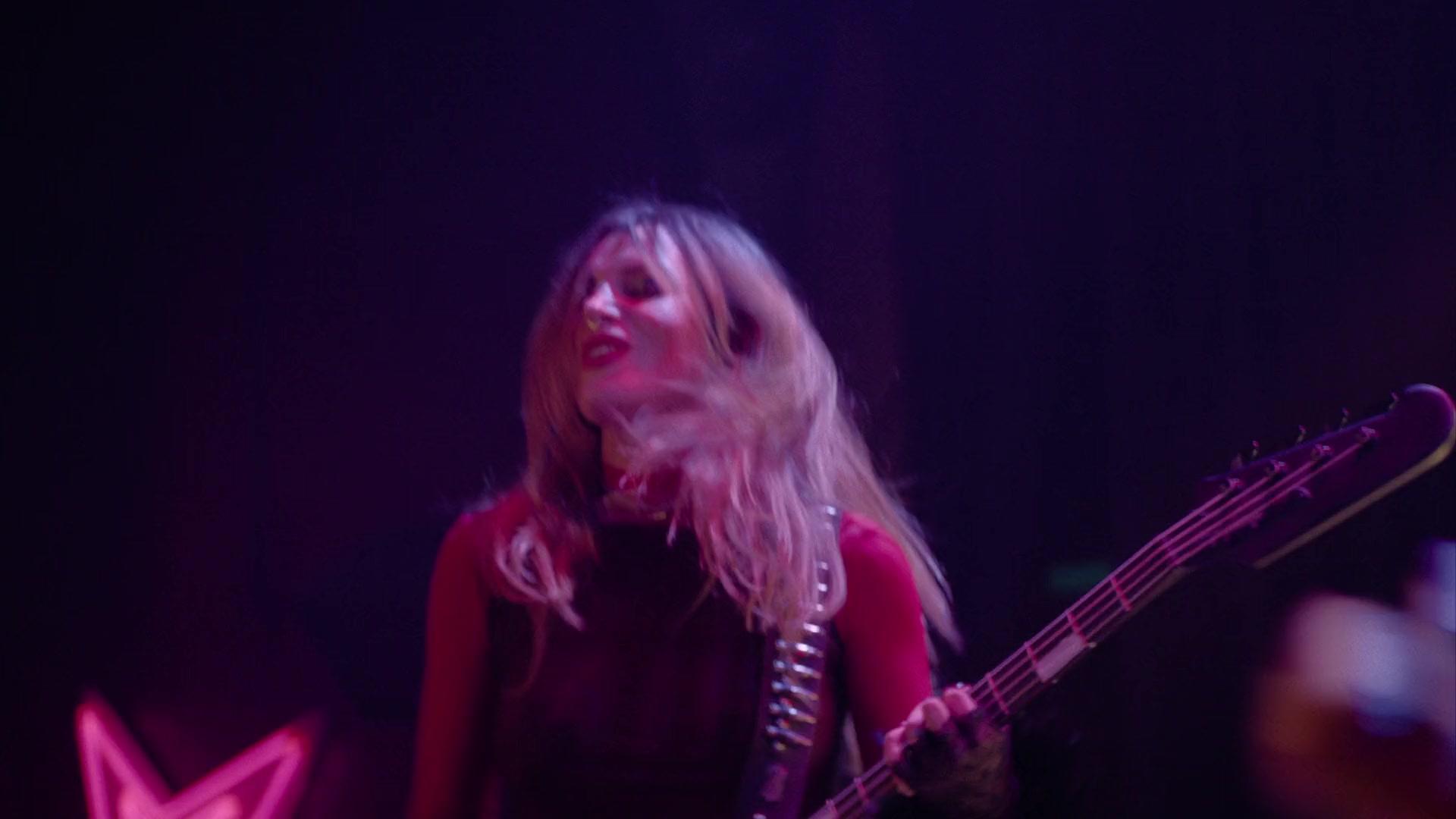 Paradise_City_2021_S01E01_1080p_BTD_004309.jpg