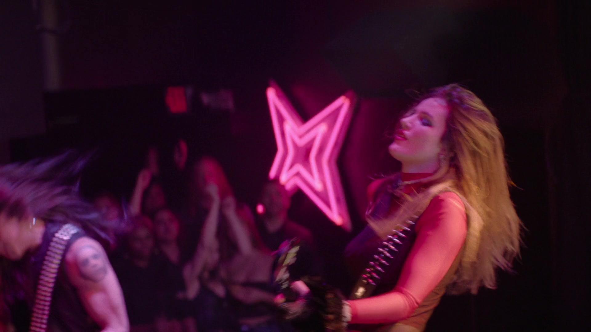 Paradise_City_2021_S01E01_1080p_BTD_004468.jpg