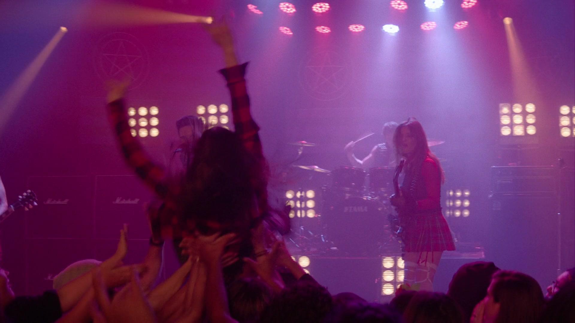 Paradise_City_2021_S01E01_1080p_BTD_004491.jpg