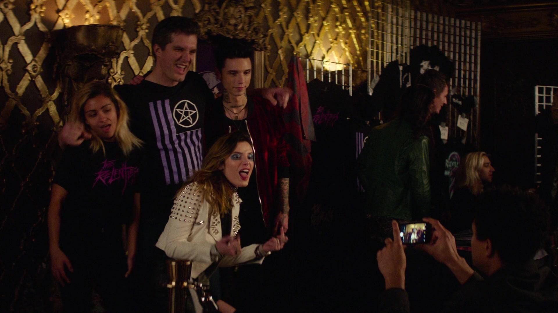 Paradise_City_2021_S01E01_1080p_BTD_004819.jpg