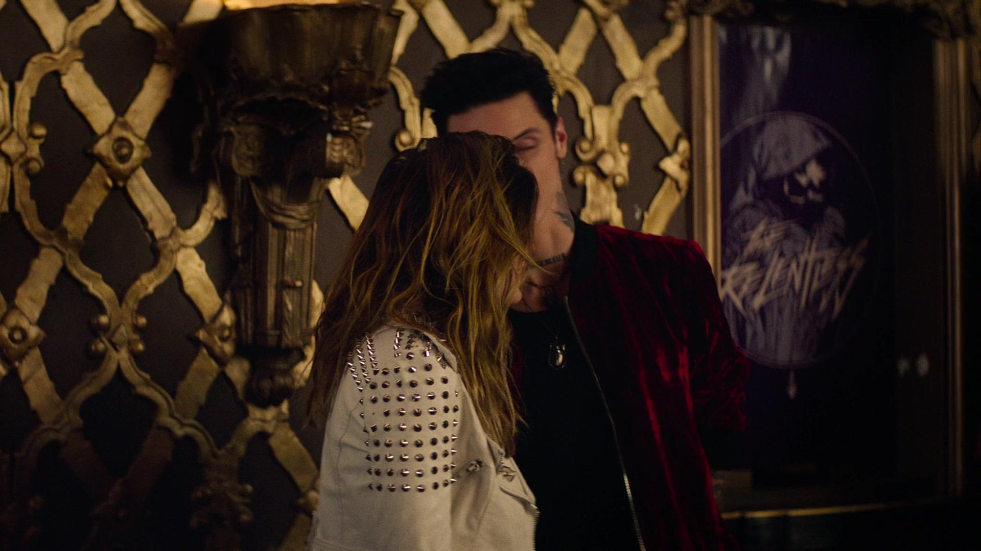 Paradise_City_2021_S01E01_1080p_BTD_004892.jpg