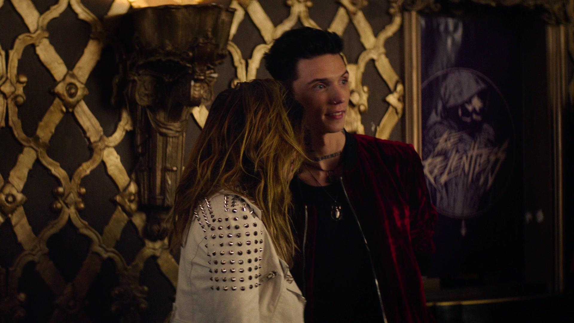 Paradise_City_2021_S01E01_1080p_BTD_004893.jpg