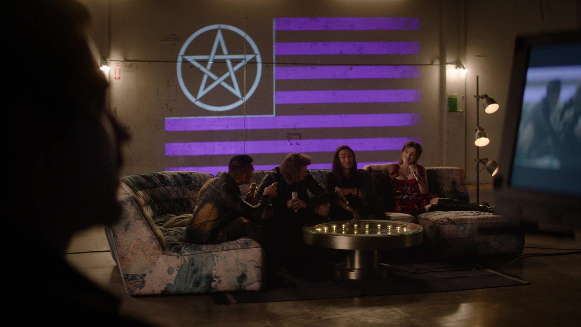 Paradise_City_2021_S01E02_1080p_BTD_004361.jpg