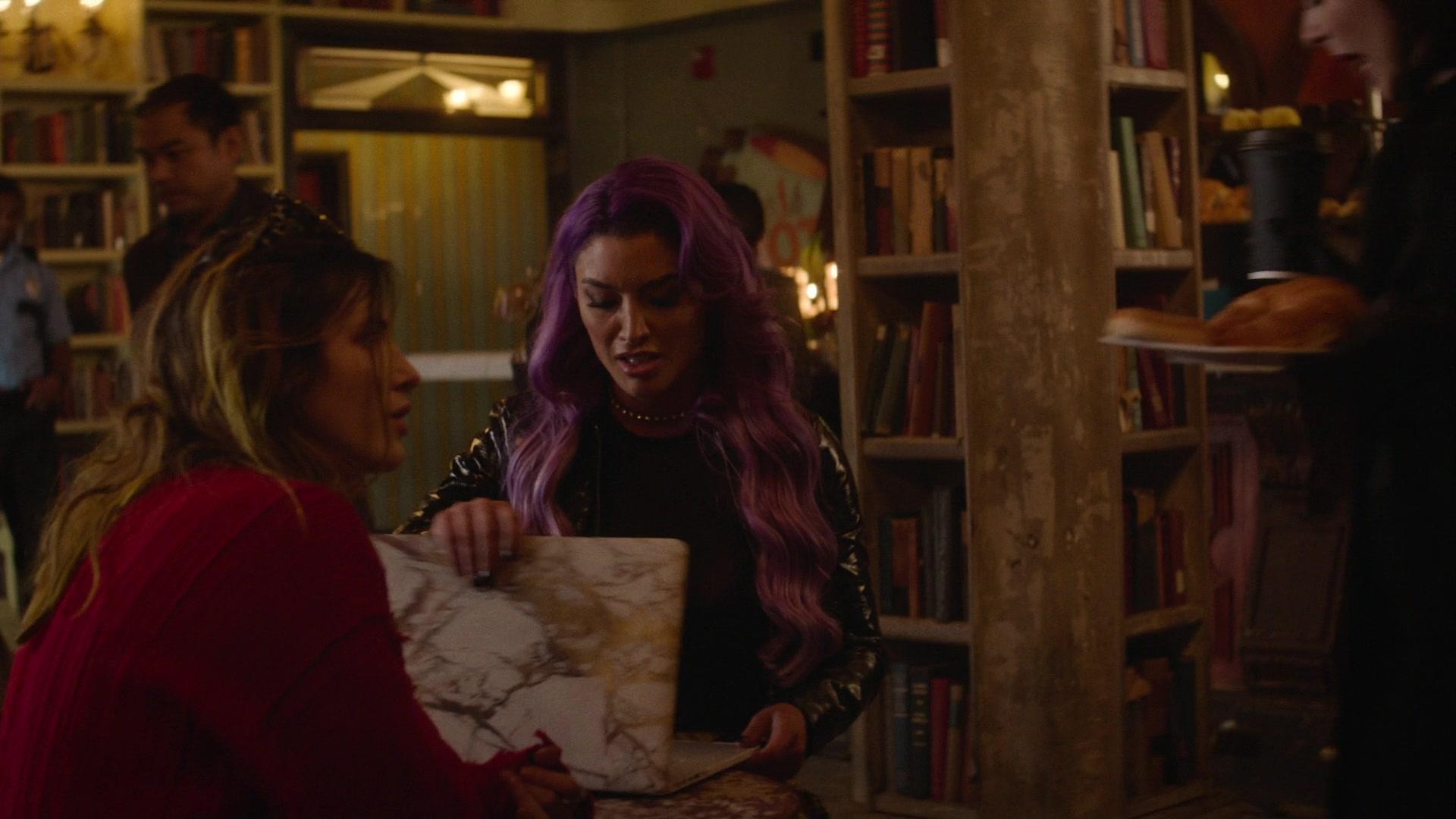 Paradise_City_2021_S01E03_1080p_BTD_001095.jpg