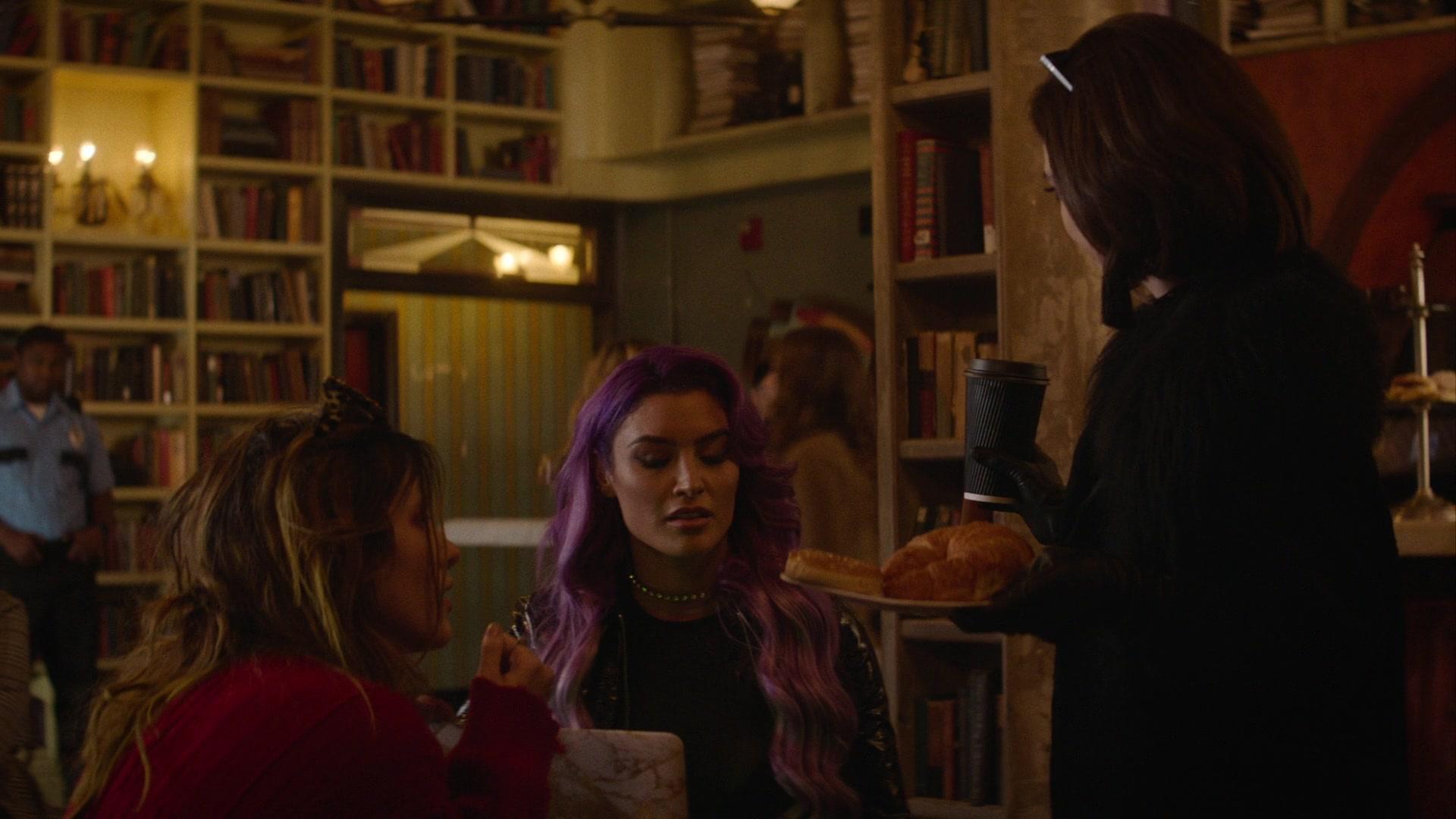 Paradise_City_2021_S01E03_1080p_BTD_001107.jpg
