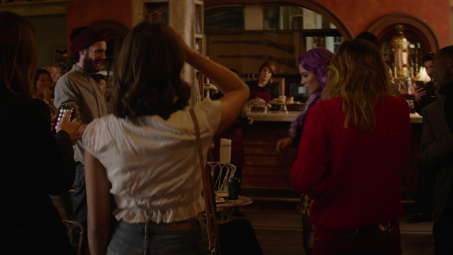 Paradise_City_2021_S01E03_1080p_BTD_001304.jpg