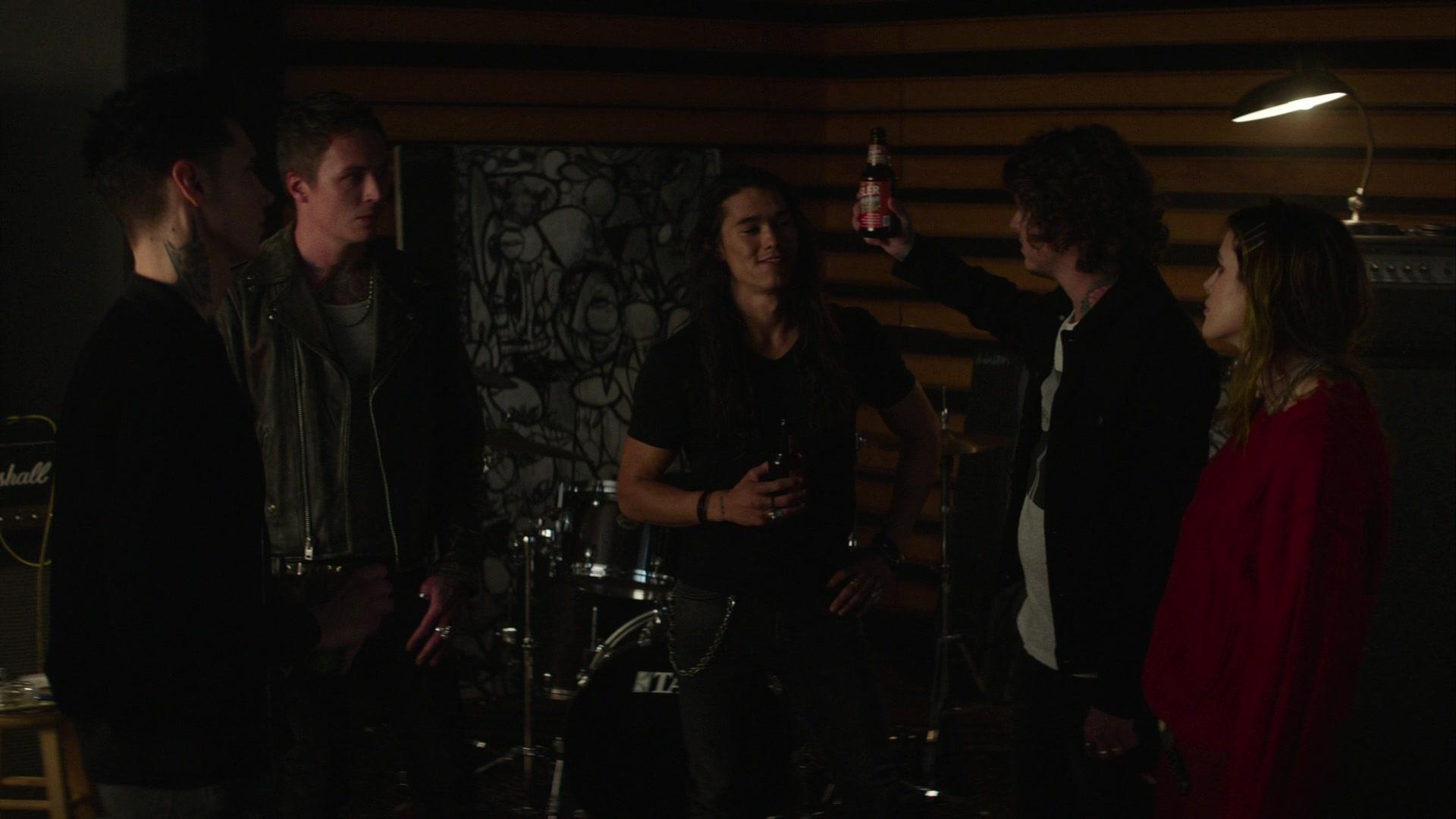 Paradise_City_2021_S01E03_1080p_BTD_004148.jpg