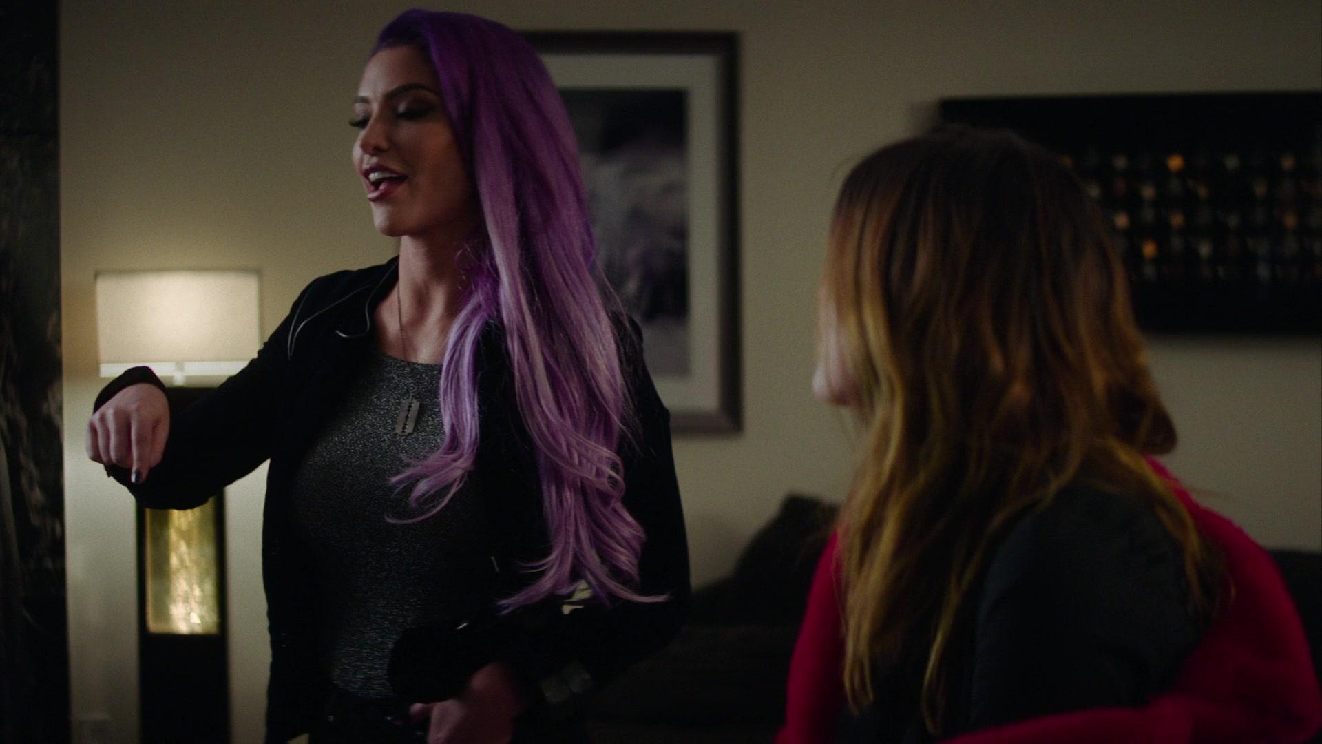 Paradise_City_2021_S01E06_1080p_BTD_001680.jpg