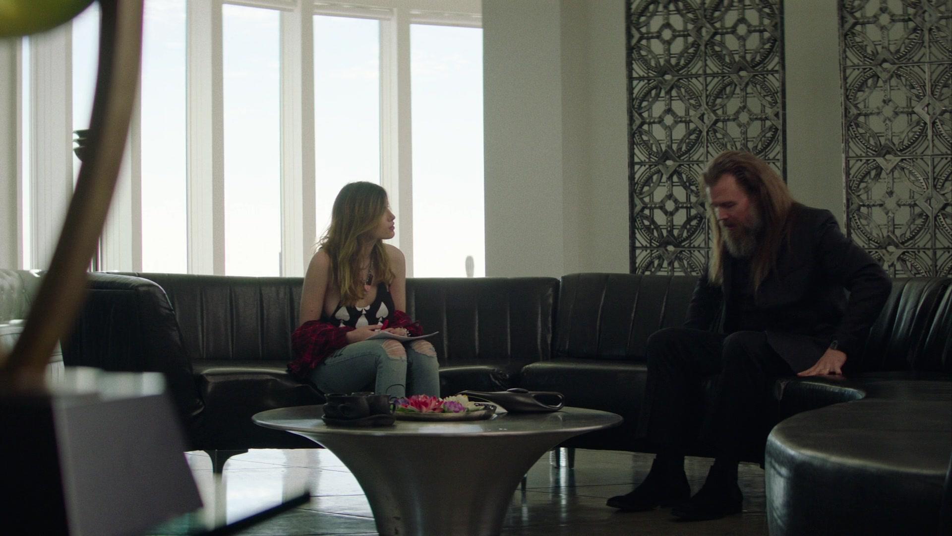 Paradise_City_2021_S01E08_1080p_BTD_000517.jpg