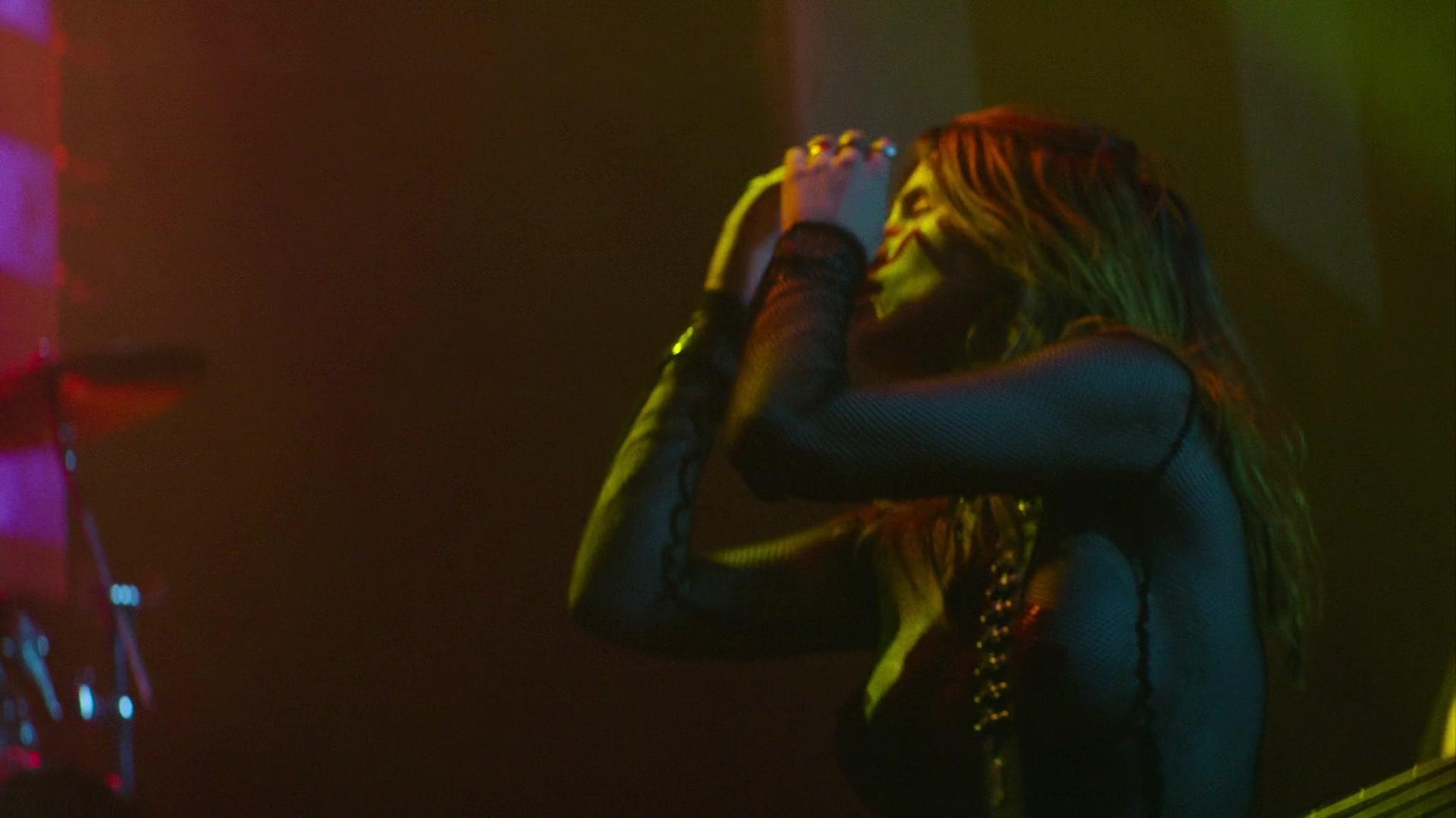 Paradise_City_2021_S01E08_1080p_BTD_002250.jpg