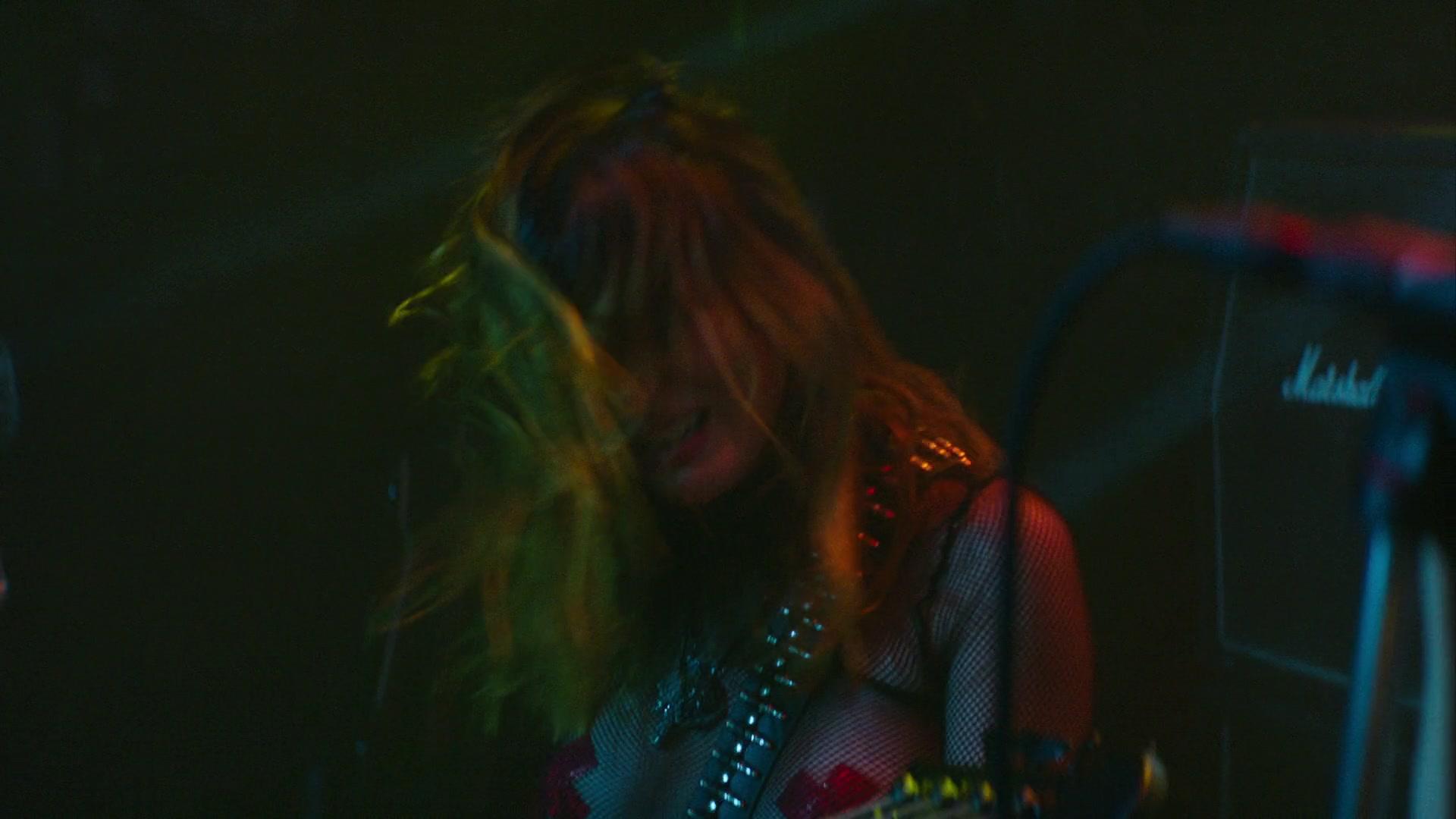 Paradise_City_2021_S01E08_1080p_BTD_002319.jpg