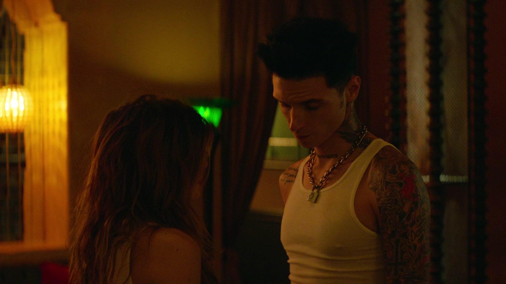 Paradise_City_2021_S01E08_1080p_BTD_002836.jpg