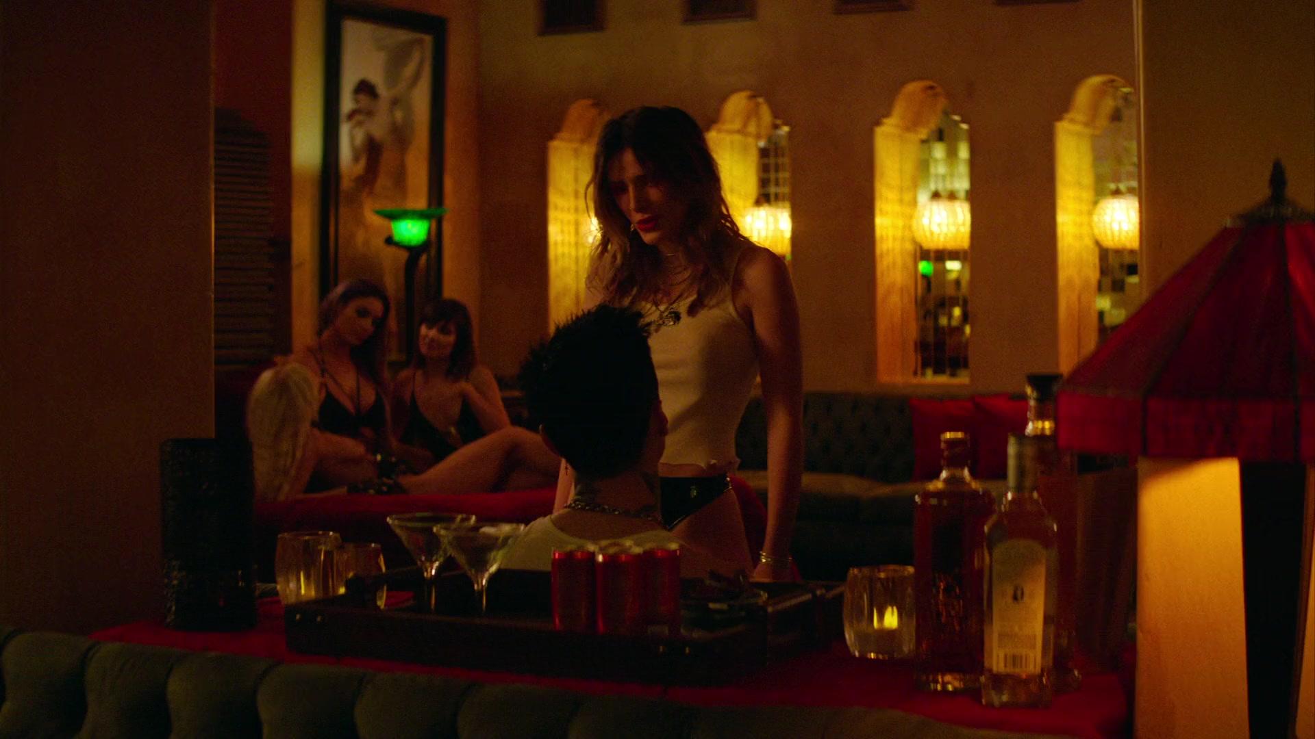 Paradise_City_2021_S01E08_1080p_BTD_002945.jpg