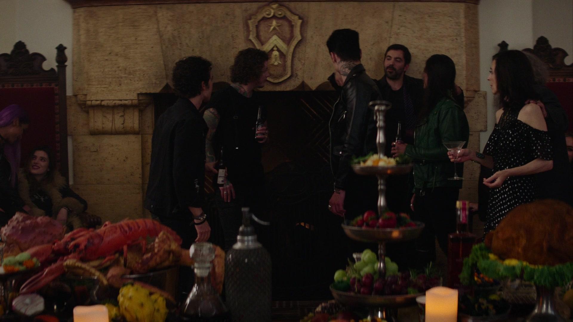 Paradise_City_2021_S01E08_1080p_BTD_005040.jpg