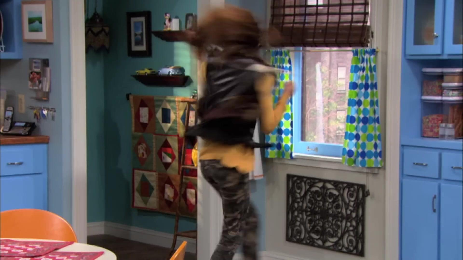 ShakeItUp_ThemeSong_BTD_032.jpg