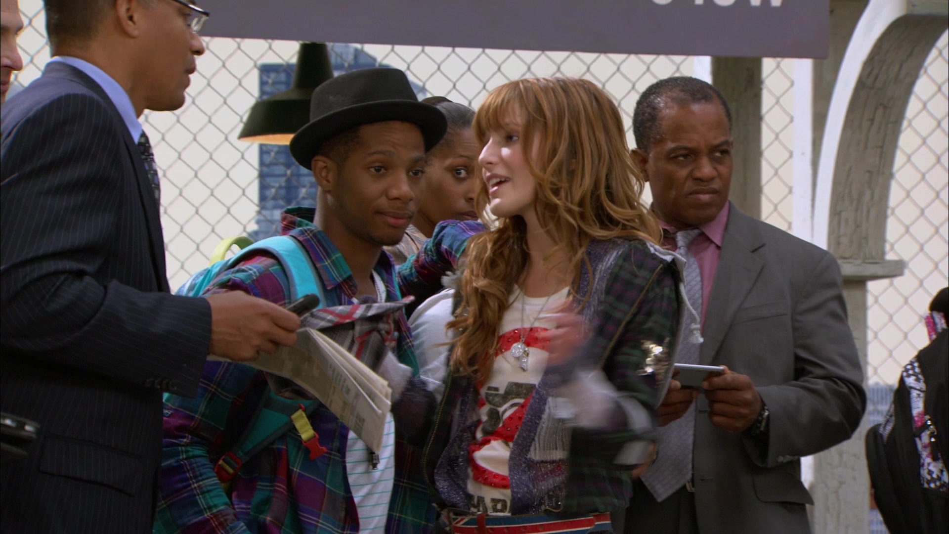 Shake_It_Up_S01E01_1080p_BTD_000047.jpg