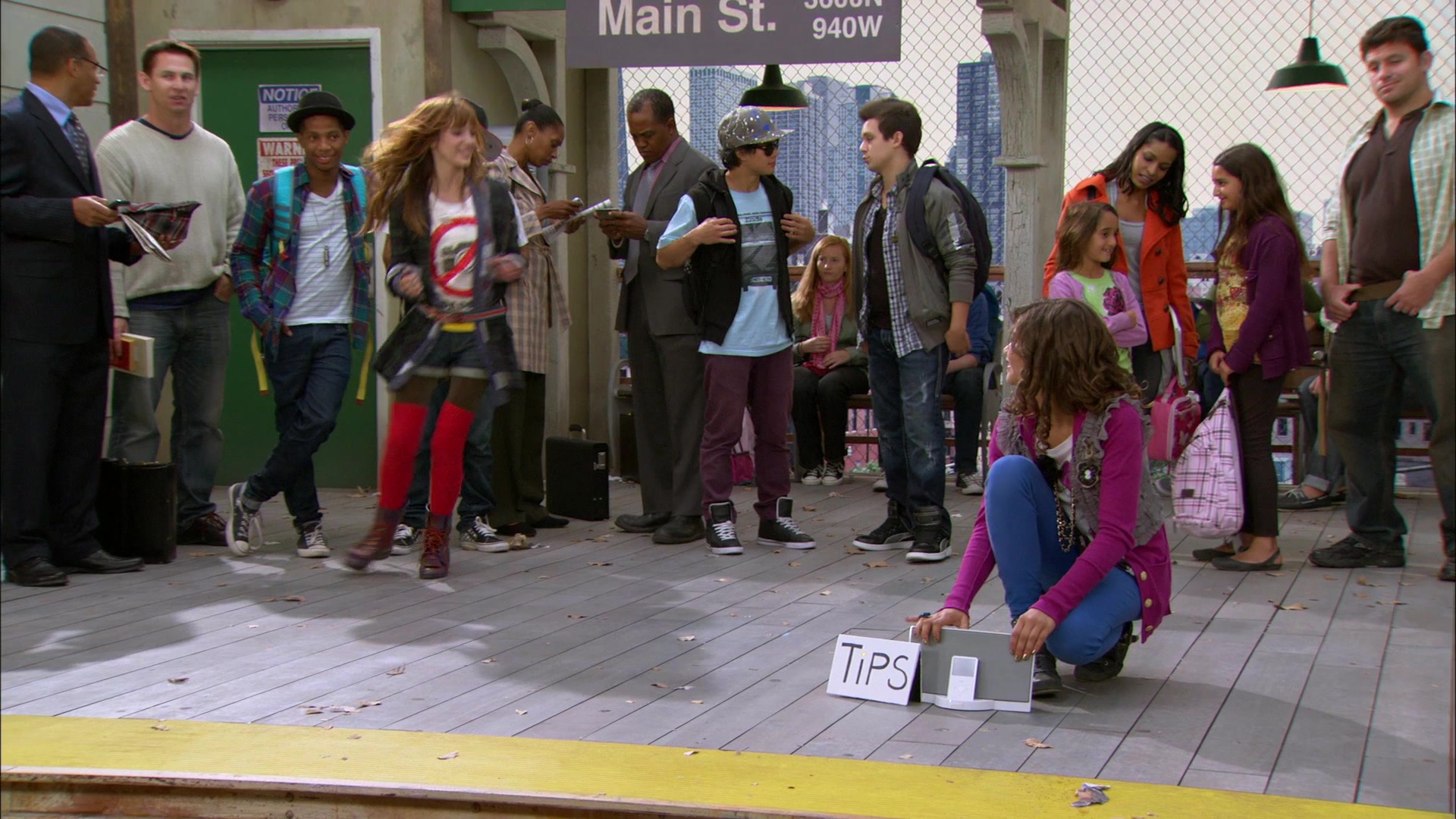 Shake_It_Up_S01E01_1080p_BTD_000058.jpg