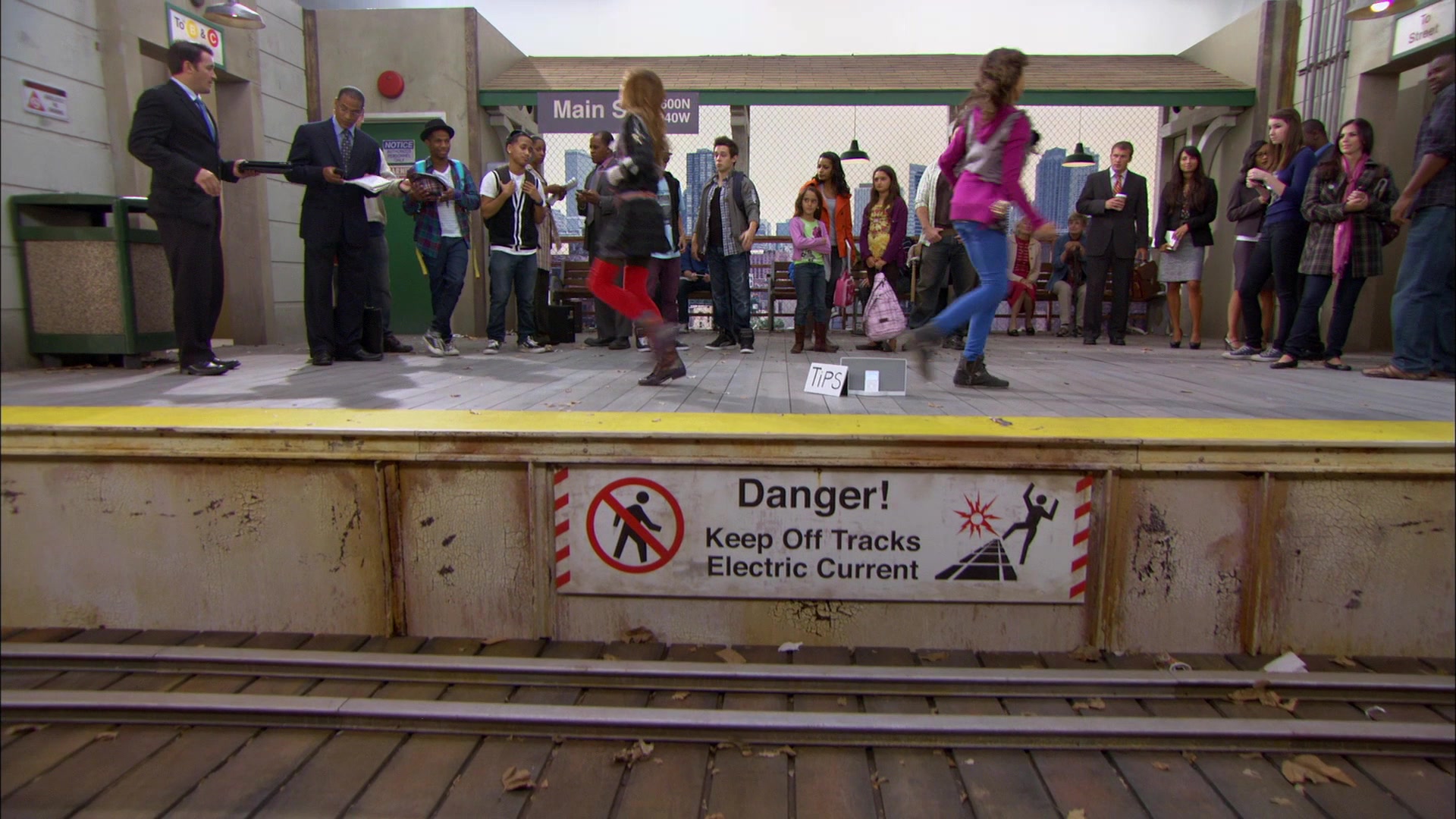Shake_It_Up_S01E01_1080p_BTD_000066.jpg