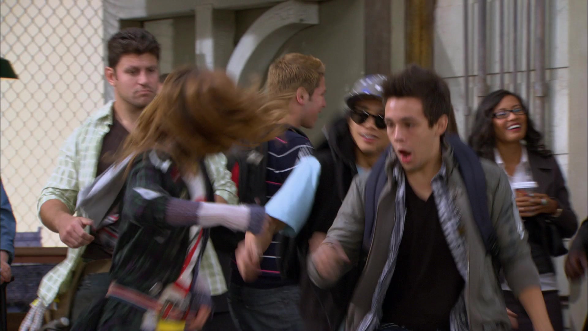 Shake_It_Up_S01E01_1080p_BTD_000140.jpg Shake_It_Up_S01E01_1080p_BTD_000140.jpg