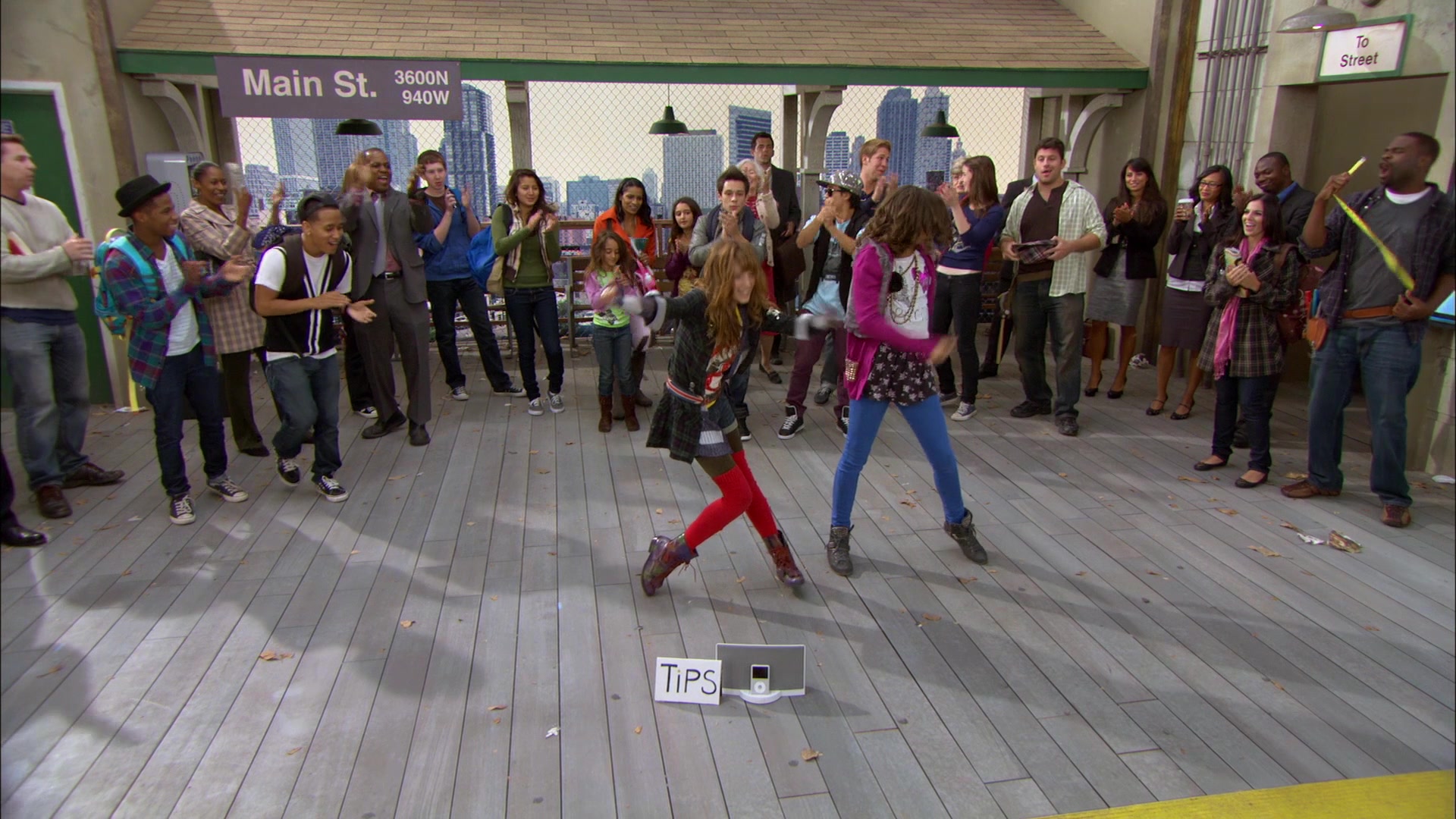 Shake_It_Up_S01E01_1080p_BTD_000175.jpg