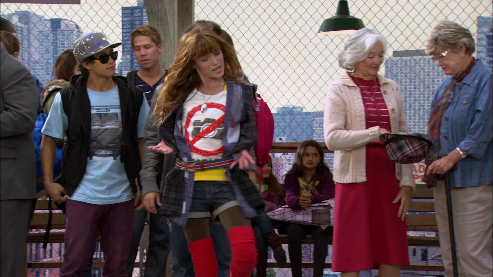 Shake_It_Up_S01E01_1080p_BTD_000231.jpg