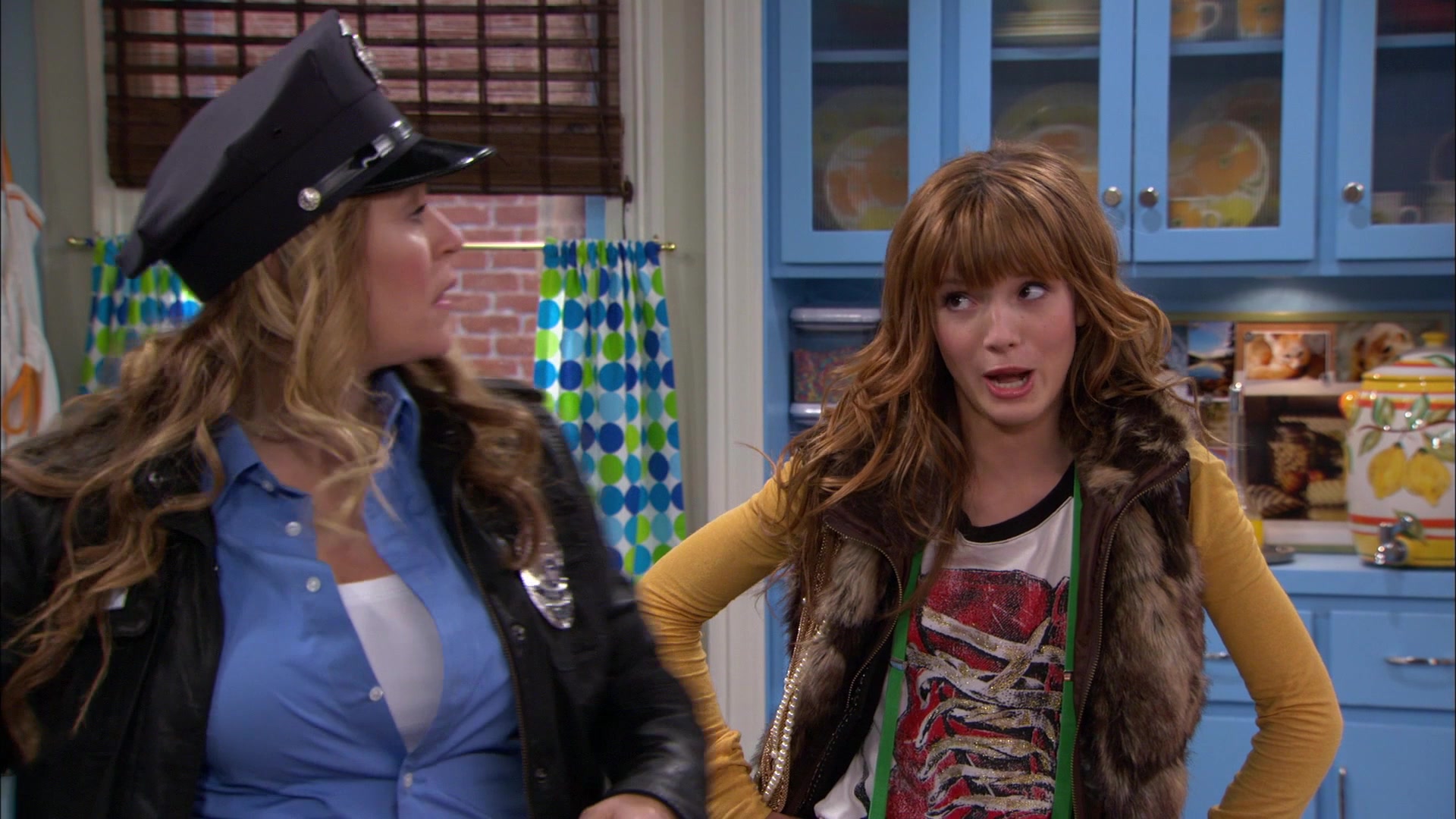 Shake_It_Up_S01E01_1080p_BTD_000507.jpg