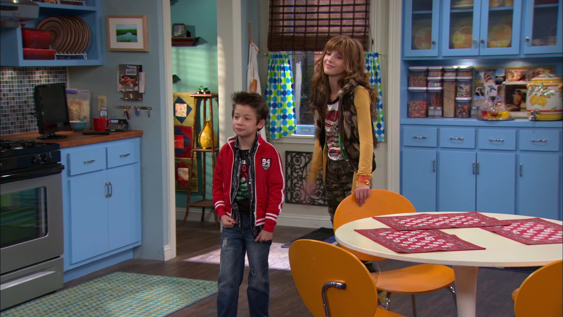 Shake_It_Up_S01E01_1080p_BTD_000565.jpg Shake_It_Up_S01E01_1080p_BTD_000565.jpg