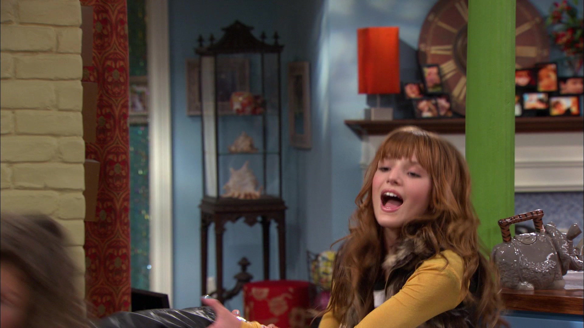 Shake_It_Up_S01E01_1080p_BTD_000616.jpg Shake_It_Up_S01E01_1080p_BTD_000616.jpg